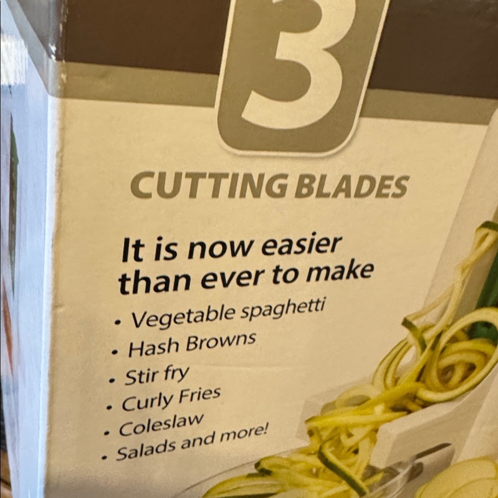 Farberware Spiraletti Fruit & Vegetable Slicer with box & directions, 3 blades - Picture 11 of 14